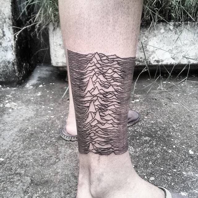 Unknown Pleasures tattoo — Akauã Pasqual (2632) — reference image from Tattoofilter